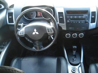 2007 Mitsubishi Outlander Pictures