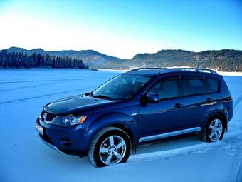 2007 Mitsubishi Outlander Pictures