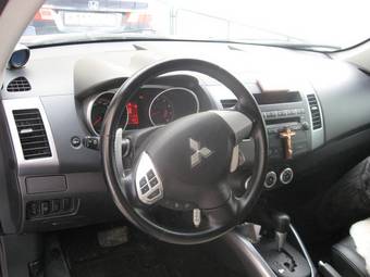 2007 Mitsubishi Outlander Pics