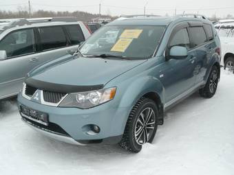 2007 Mitsubishi Outlander Pictures