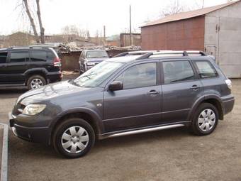 2007 Mitsubishi Outlander Pictures
