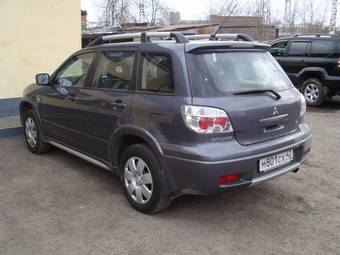 2007 Mitsubishi Outlander Photos