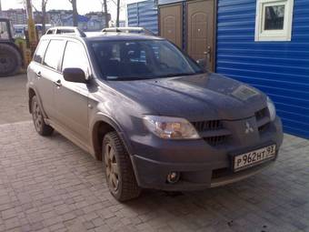 2007 Mitsubishi Outlander Pictures