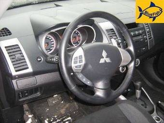 2007 Mitsubishi Outlander Images