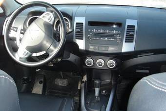 2007 Mitsubishi Outlander Pictures