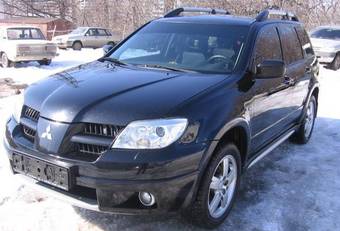 2007 Mitsubishi Outlander Photos