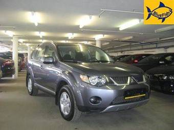 2007 Mitsubishi Outlander Photos