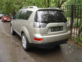 2007 Mitsubishi Outlander Photos