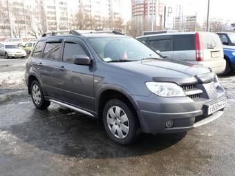 2007 Mitsubishi Outlander Photos