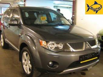 2007 Mitsubishi Outlander Photos