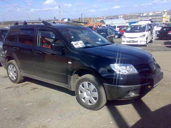 2007 Mitsubishi Outlander Photos