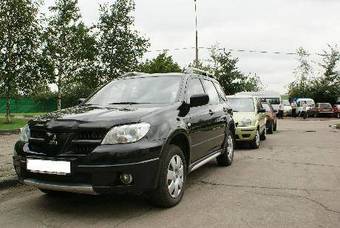 2007 Mitsubishi Outlander Images