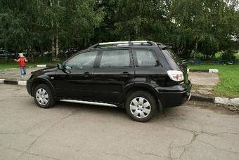 2007 Mitsubishi Outlander Pictures