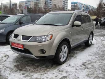 2007 Mitsubishi Outlander Photos