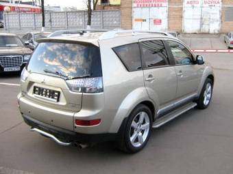 2007 Mitsubishi Outlander Images