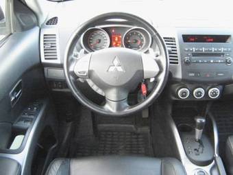 2007 Mitsubishi Outlander Pictures