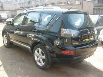 2007 Mitsubishi Outlander Photos