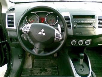 2007 Mitsubishi Outlander Photos