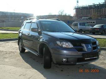 2007 Mitsubishi Outlander Photos