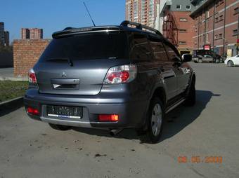 2007 Mitsubishi Outlander Photos