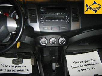 2007 Mitsubishi Outlander Pictures