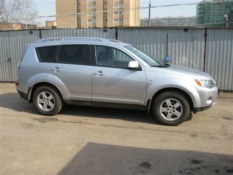 2007 Mitsubishi Outlander Photos