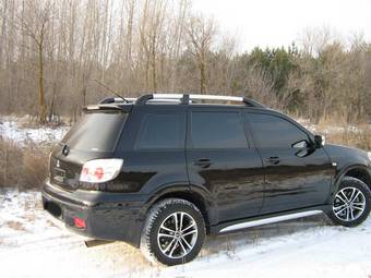 2007 Mitsubishi Outlander Photos