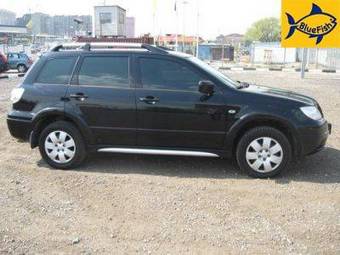2007 Mitsubishi Outlander Photos