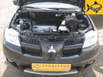 2007 Mitsubishi Outlander Pictures