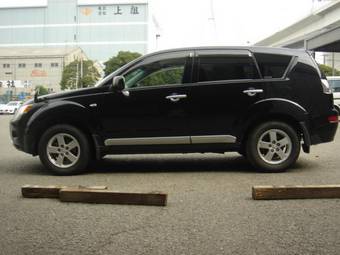 2007 Mitsubishi Outlander Photos
