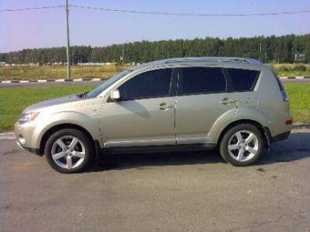 2007 Mitsubishi Outlander Pictures