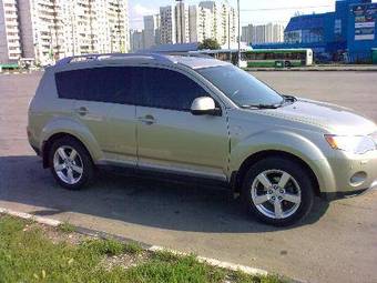 2007 Mitsubishi Outlander Pictures