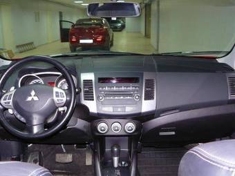 2007 Mitsubishi Outlander Photos
