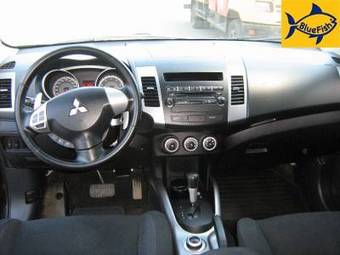 2007 Mitsubishi Outlander Pictures