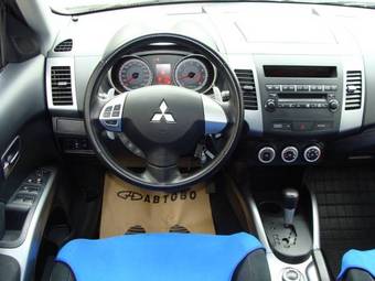 2007 Mitsubishi Outlander Pictures
