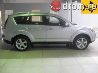 2007 Mitsubishi Outlander Photos