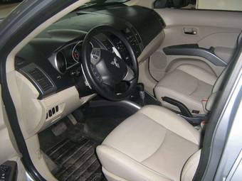 2007 Mitsubishi Outlander Photos