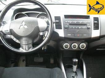 2007 Mitsubishi Outlander Photos