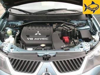 2007 Mitsubishi Outlander Photos