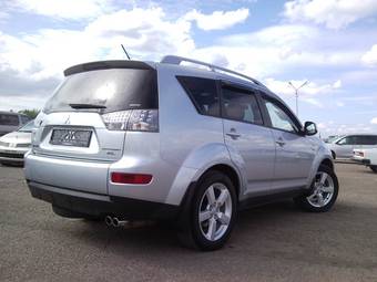 2007 Mitsubishi Outlander Photos