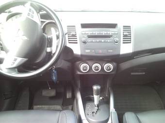 2007 Mitsubishi Outlander Images
