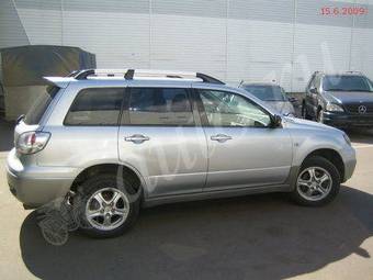 2007 Mitsubishi Outlander Photos