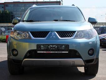 2007 Mitsubishi Outlander Pictures