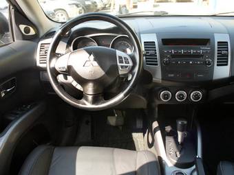 2007 Mitsubishi Outlander Photos