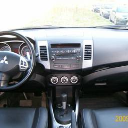 2007 Mitsubishi Outlander Pictures