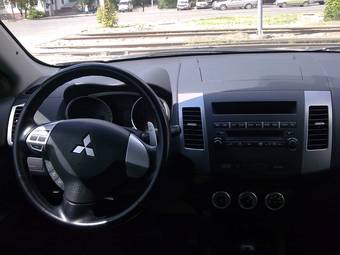 2007 Mitsubishi Outlander Photos