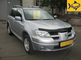 2007 Mitsubishi Outlander Pictures