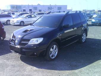 2007 Mitsubishi Outlander Photos