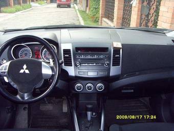 2007 Mitsubishi Outlander Pictures