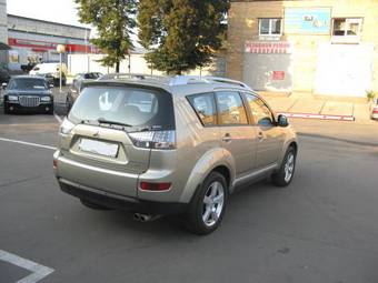 2007 Mitsubishi Outlander Pics